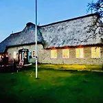 Holiday home Eider-unikatum Am Fluss Suderstapel
